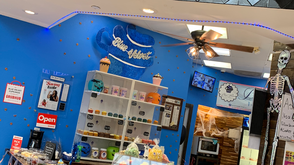 BLUE VELVET GOURMET CUPCAKES LLC & DESSERT | 3800 US Hwy 98 N #846, Lakeland, FL 33809, USA | Phone: (800) 532-0244