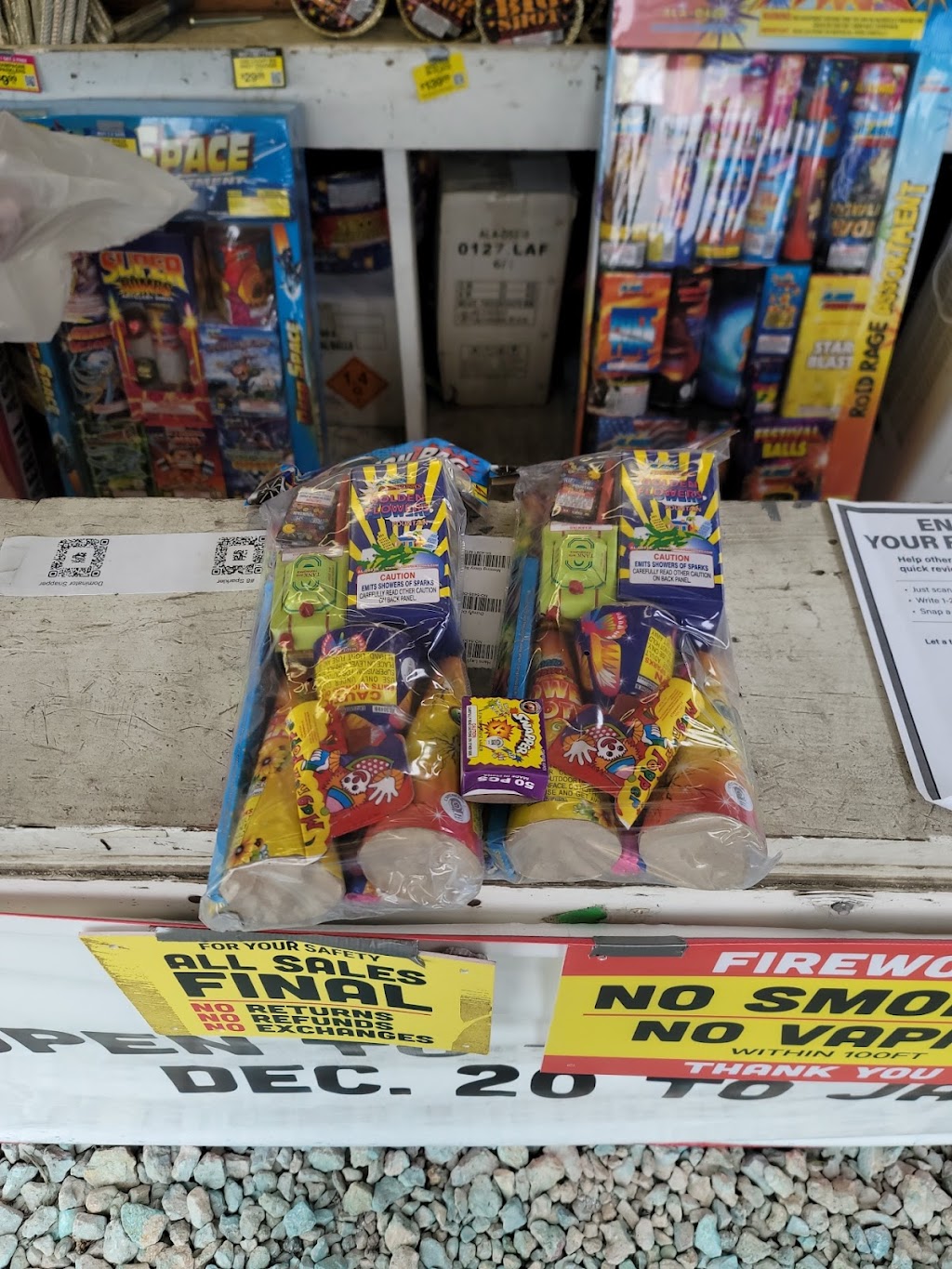 Alamo Fireworks Stand | 13970 US-377, Benbrook, TX 76126, USA | Phone: (210) 667-1106