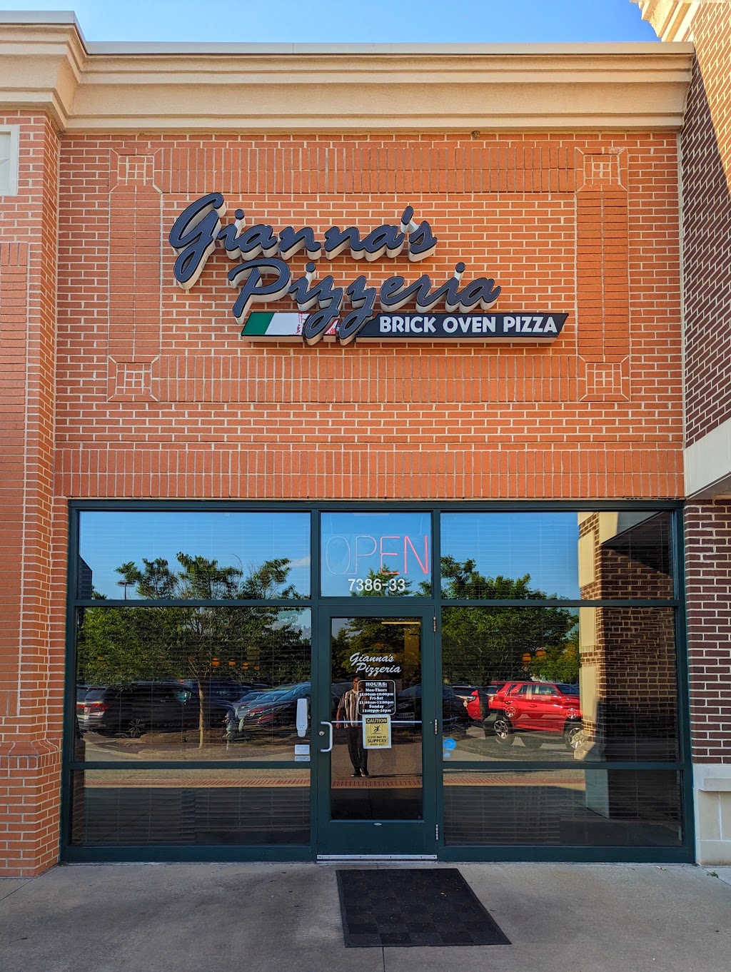 Giannas Pizzeria & Restaurant | 7386 Harbour Towne Pkwy, Suffolk, VA 23435, USA | Phone: (757) 394-1255