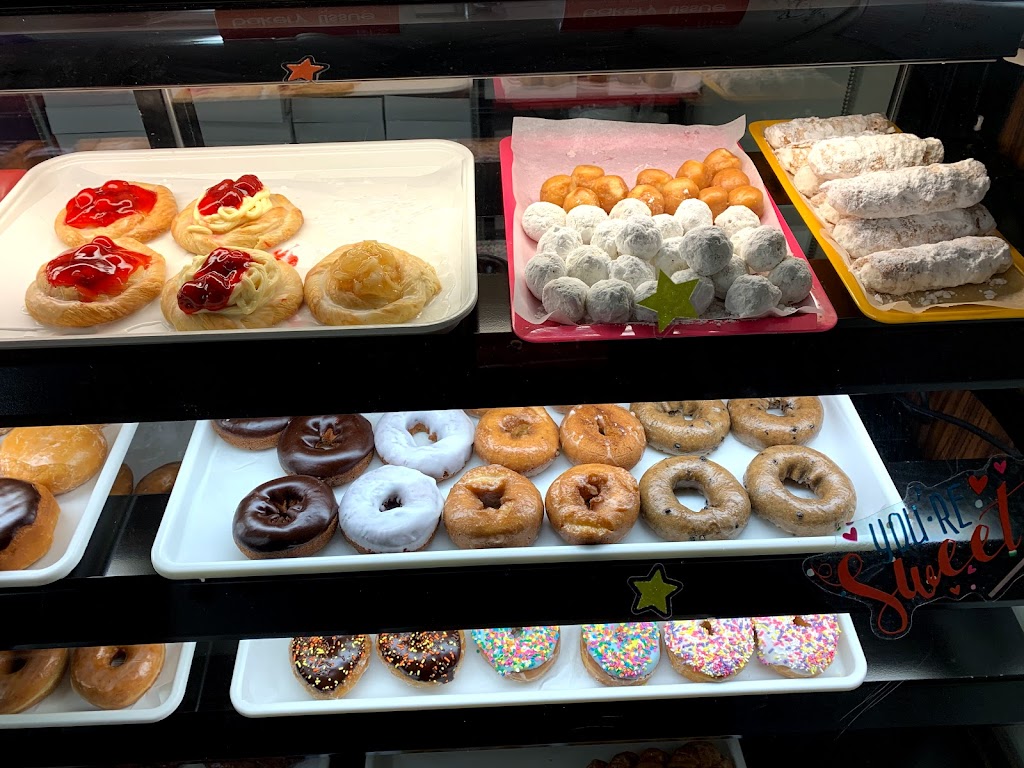 East Town Donuts | 1101 Caseyville Rd Suite E, Caseyville, IL 62232, USA | Phone: (618) 803-0407