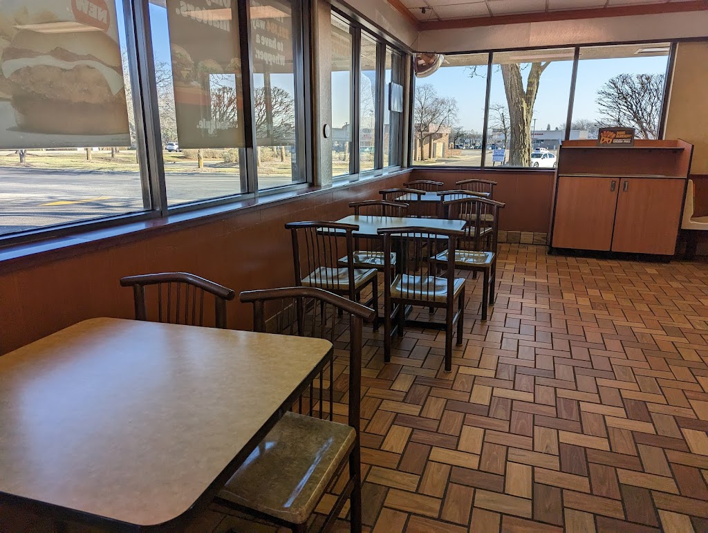 Burger King | 1515 W Dundee Rd, Buffalo Grove, IL 60089, USA | Phone: (847) 255-4020
