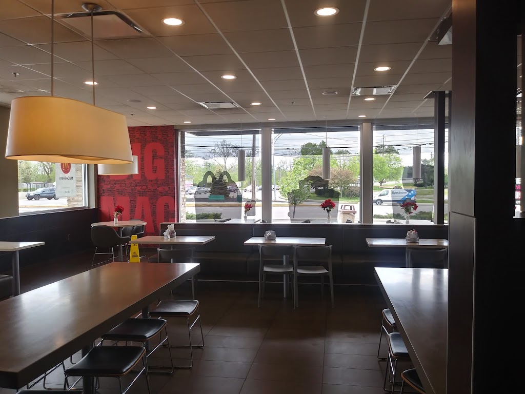 McDonalds | 15629 Broadway Ave, Maple Heights, OH 44137, USA | Phone: (216) 332-9930