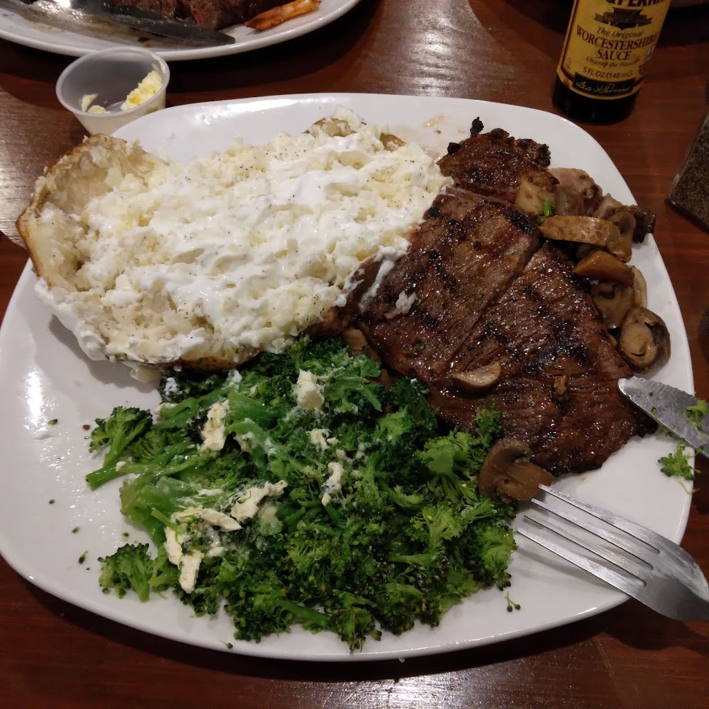 Texas Steakhouse & Saloon | 235 Outlet Center Dr, Smithfield, NC 27577, USA | Phone: (919) 938-3221