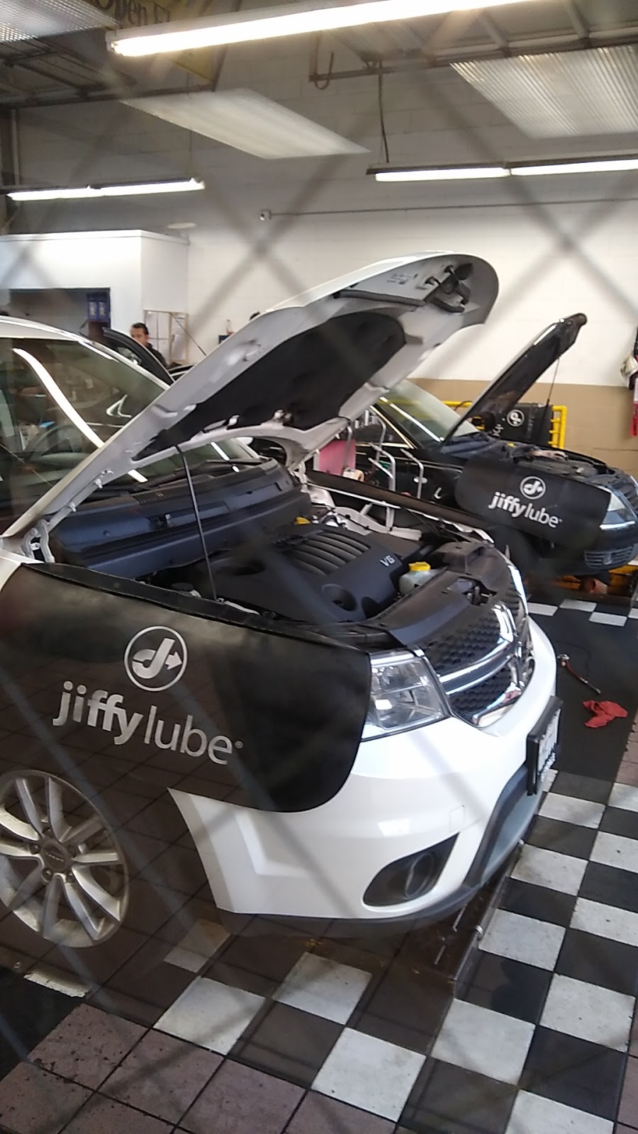 Jiffy Lube | 5630 E 7th St, Long Beach, CA 90804, USA | Phone: (562) 494-7076