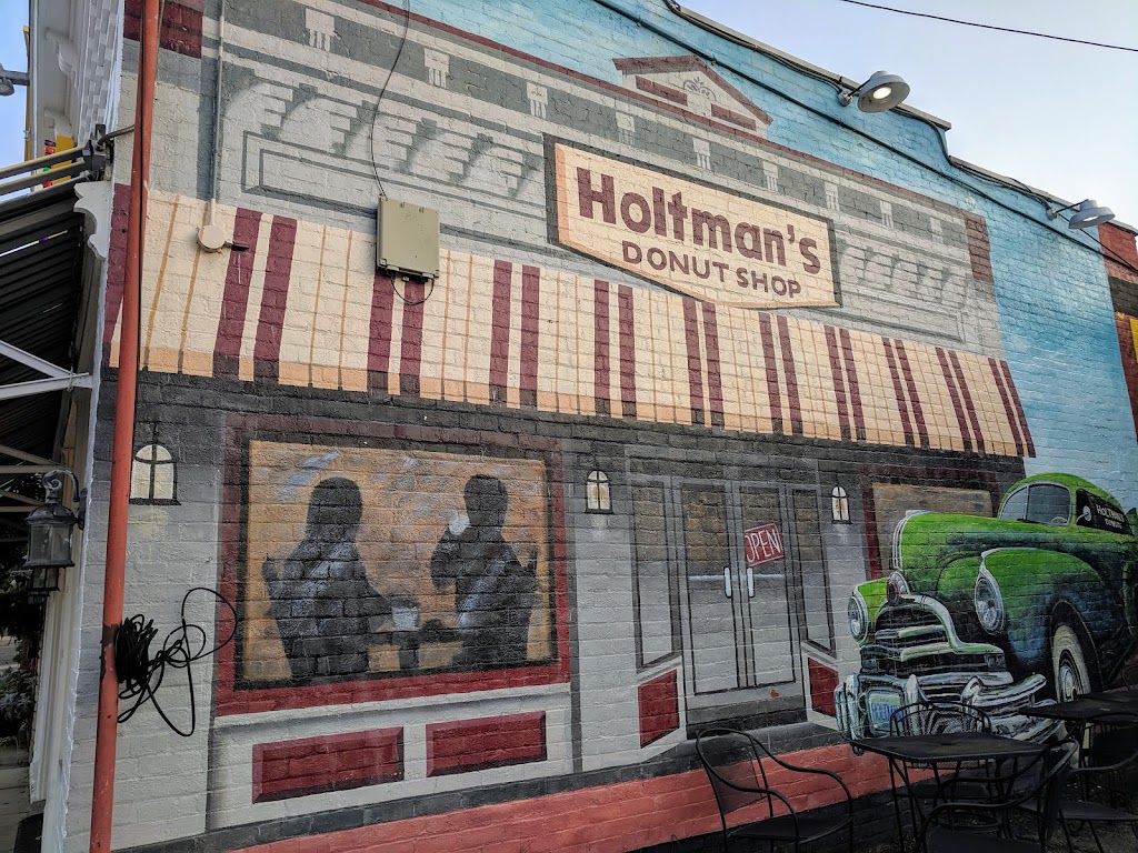 Holtmans Donut Shop | 214 W Main St, Williamsburg, OH 45176, USA | Phone: (513) 724-3865