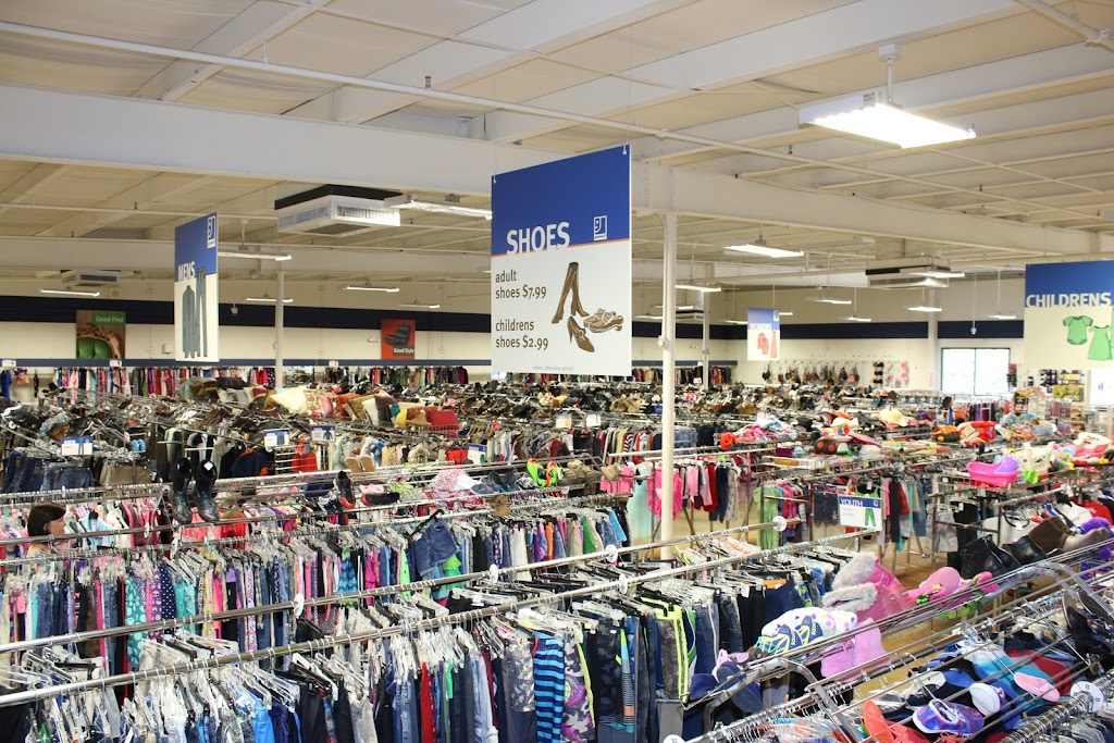 Goodwill Store - Lake Worth | 6601 Azle Ave, Lake Worth, TX 76135 | Phone: (817) 238-6100