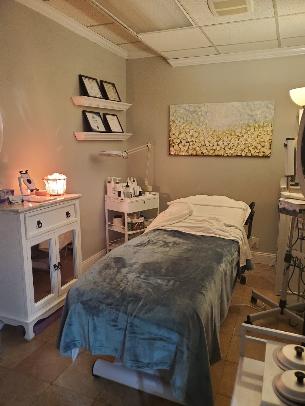 TG Skin Therapy | INSIDE Artistic Creations Salon, 33 Indian Rock Rd, Windham, NH 03087, USA | Phone: (978) 985-5512