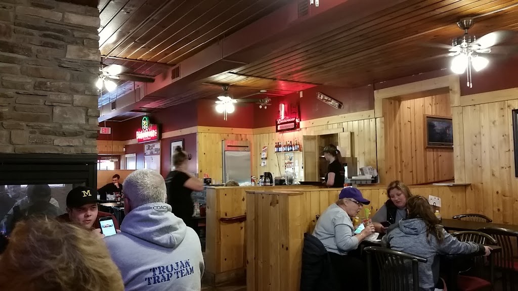 Red Rooster Bar & Lounge | 1832 Wayzata Blvd, Long Lake, MN 55356, USA | Phone: (952) 473-4089