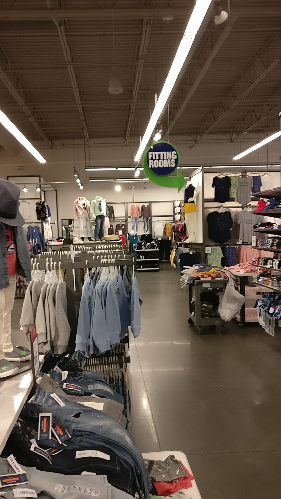 Old Navy | 919 Lakeland Park Center Dr #320, Lakeland, FL 33809, USA | Phone: (863) 225-9404