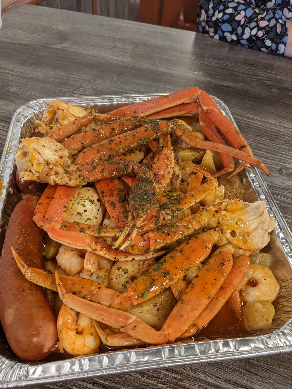 Krustaceans Seafood Restaurant | 2908 Oak Lake Blvd #102, Charlotte, NC 28208, USA | Phone: (980) 207-3081