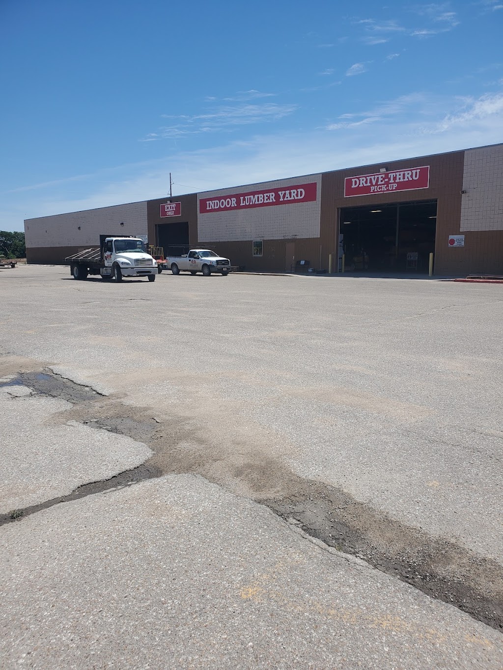 B&B Lumber | 1601 W 1st St, Newton, KS 67114, USA | Phone: (316) 283-0700