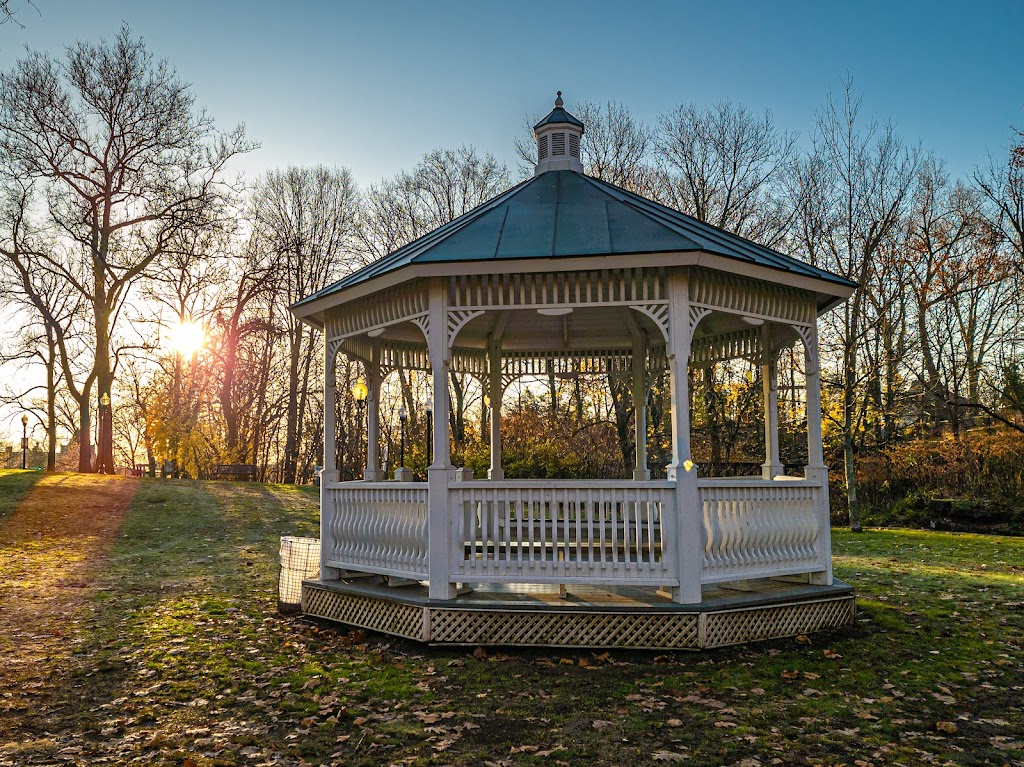 The Glen Gazebo | 797-801 Bloomfield Ave, Glen Ridge, NJ 07028, USA | Phone: (973) 748-2924