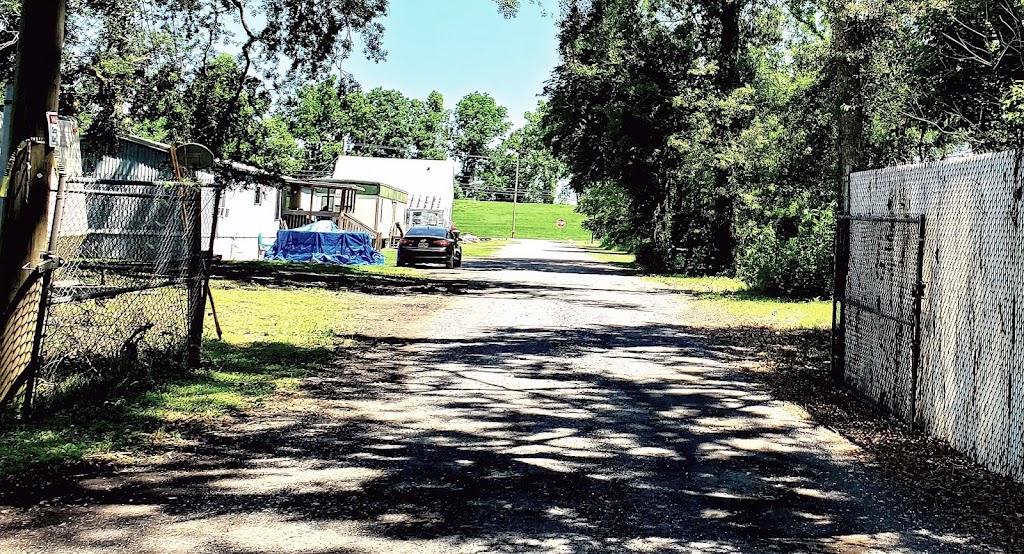 l&l court rv park | 3265 LA-18, Edgard, LA 70049 | Phone: (504) 669-8434