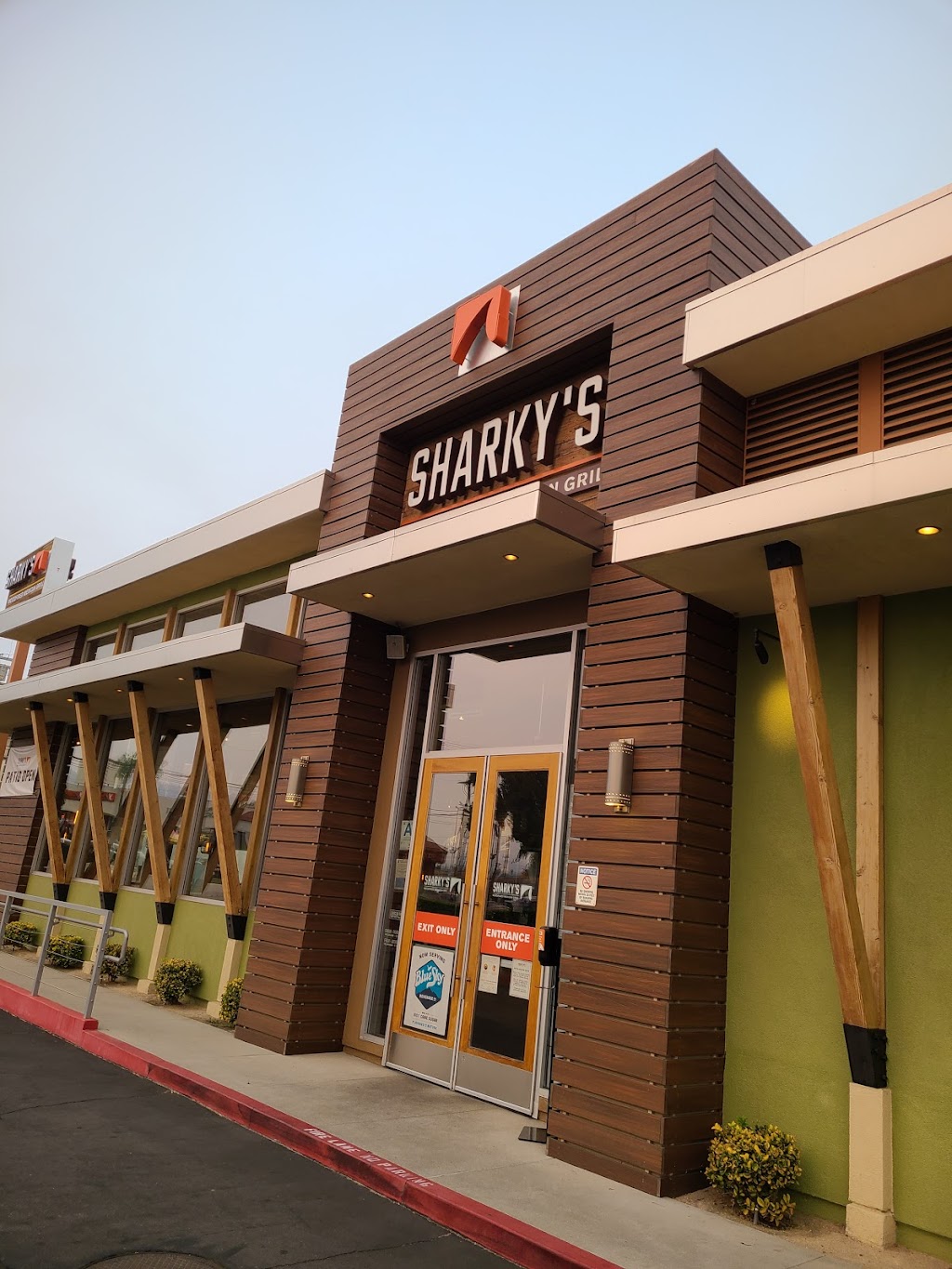 Sharkys | 18426 Nordhoff St, Los Angeles, CA 91325, USA | Phone: (818) 772-2800