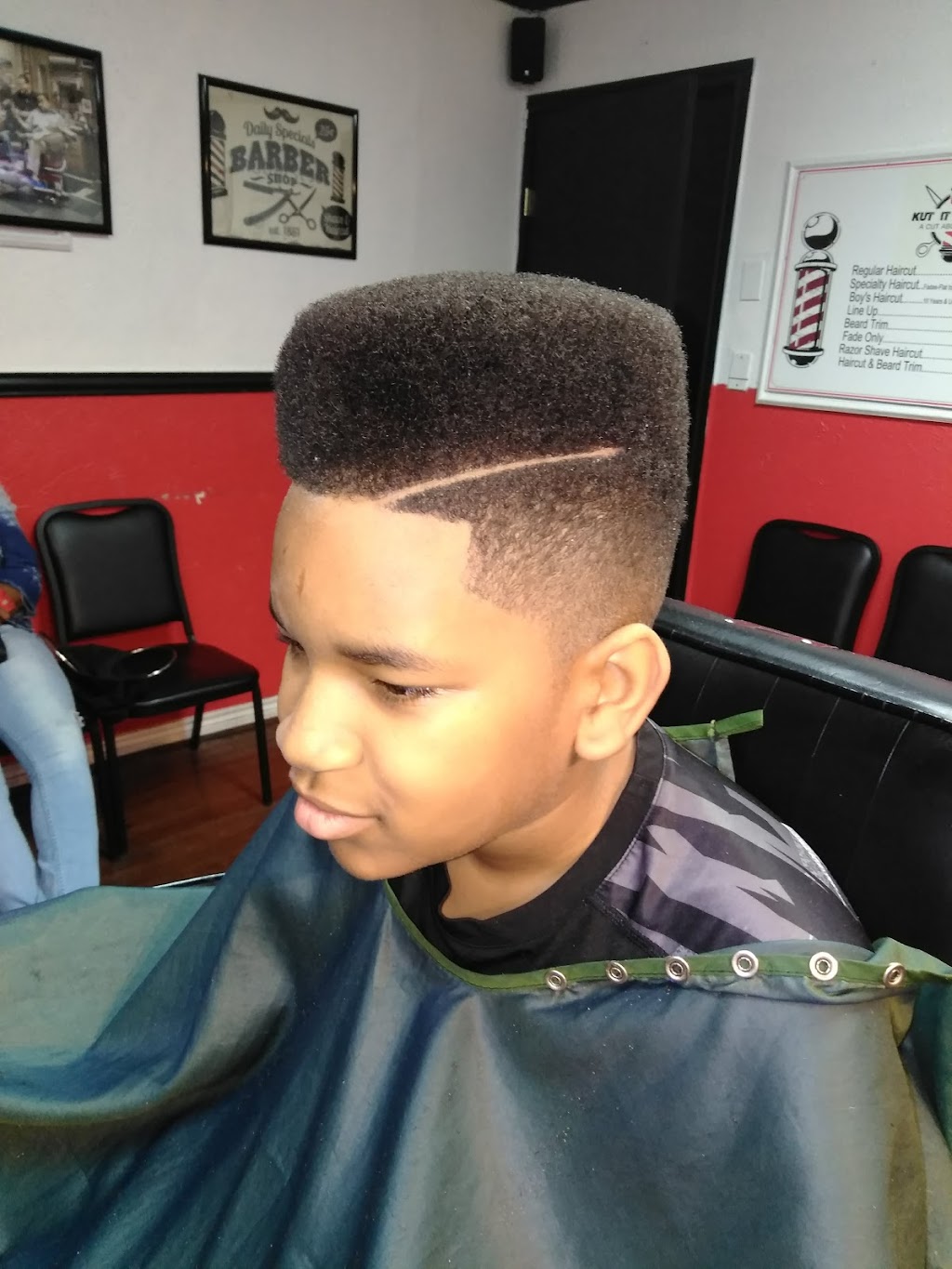 Kut It Out Cuts | 3225 I-30, Mesquite, TX 75150, USA | Phone: (214) 215-6495