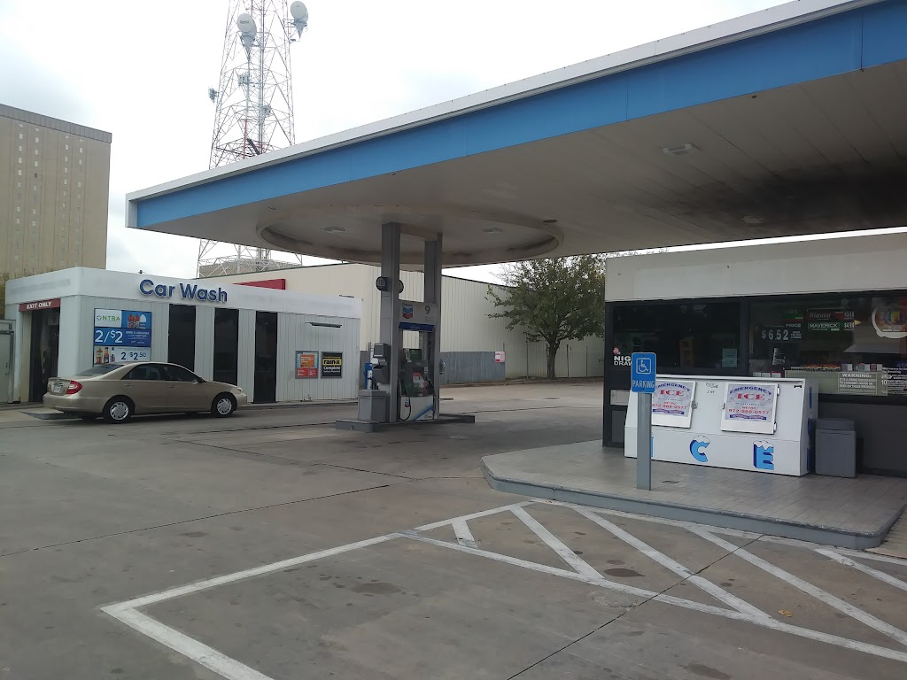 Chevron | 4423 Live Oak St, Dallas, TX 75204, USA | Phone: (469) 334-0278