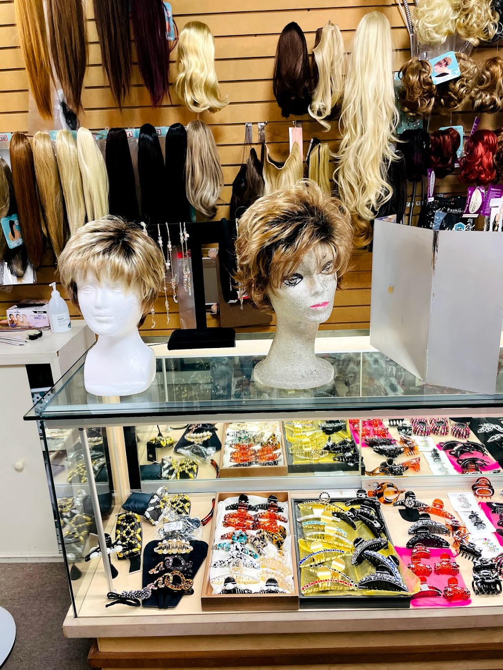 Adams Hair Fashion | 2900 W Sample Rd, Pompano Beach, FL 33069, USA | Phone: (954) 978-7612