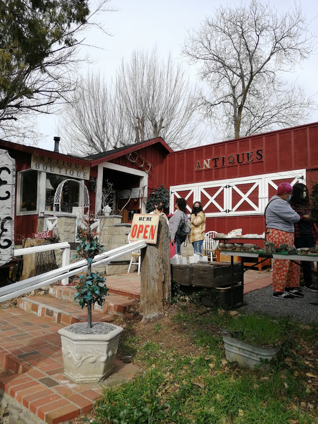 Antique Boutique | 2626 Farmer Rd, Julian, CA 92036, USA | Phone: (760) 765-0541