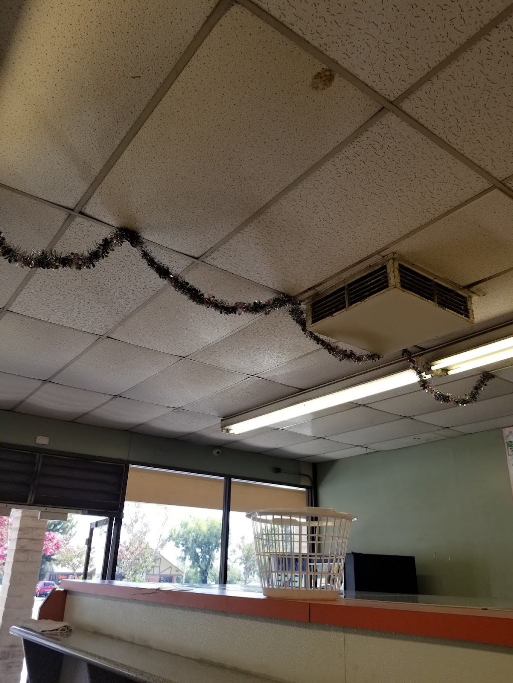 Claremont Laundromat | 1021 W Foothill Blvd, Claremont, CA 91711, USA | Phone: (909) 575-8463