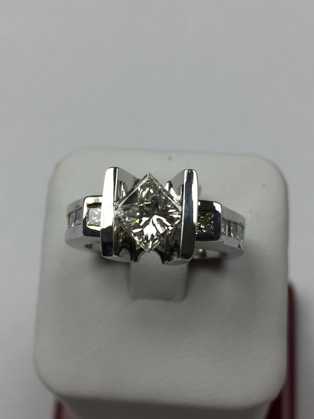 Downriver Jewellery Store LLC | 22020 Sibley Rd, Brownstown Charter Twp, MI 48193, USA | Phone: (734) 374-2039