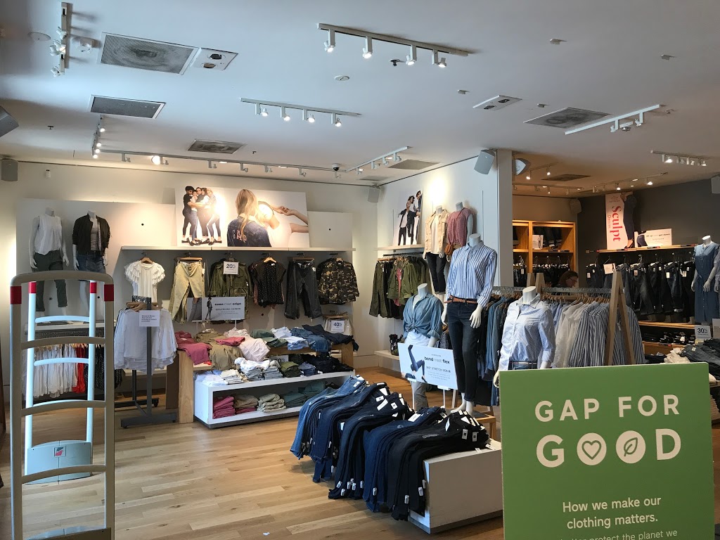 Gap - with Curbside Pickup | 17304 Davenport St, Omaha, NE 68118, USA | Phone: (402) 289-1822