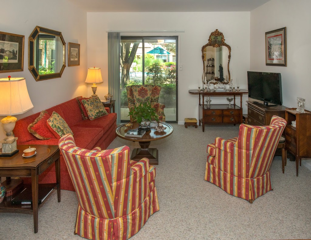 Delmar Gardens of Gwinnett Senior Living | 3100 Club Dr, Lawrenceville, GA 30044, USA | Phone: (770) 923-3100