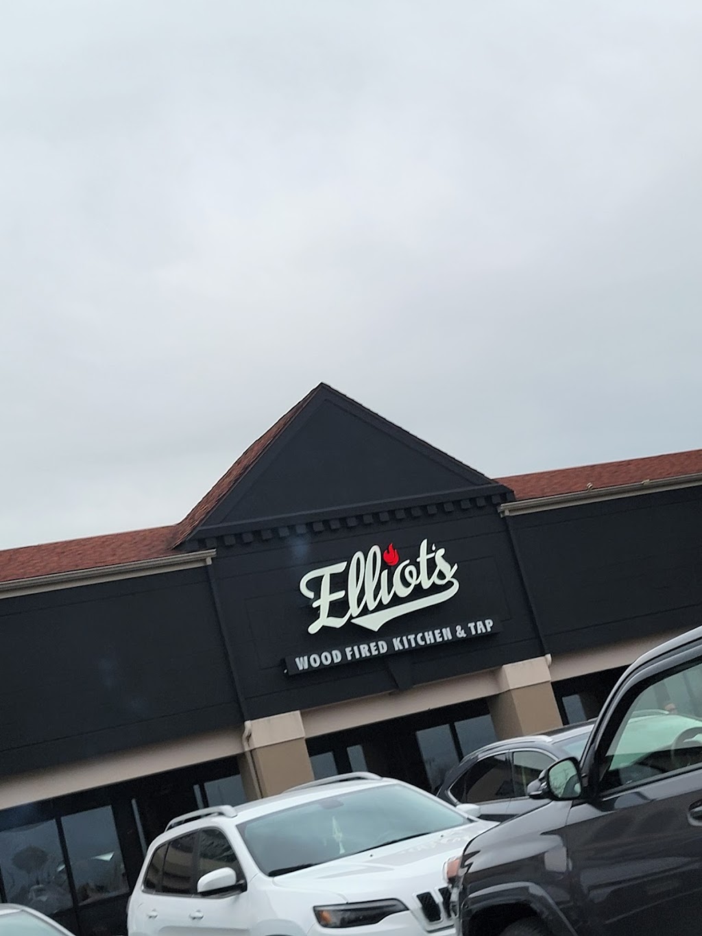 Elliots Wood Fired Kitchen & Tap | 724 Corylus Dr SW, Pataskala, OH 43062, USA | Phone: (740) 919-0373