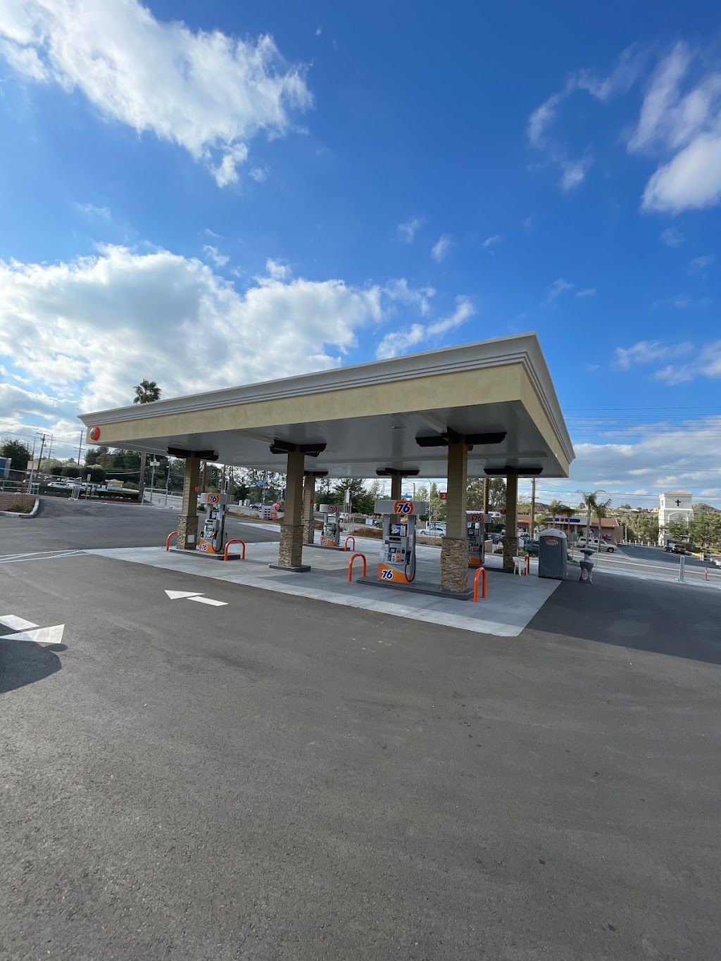 76 Gas Station - Friendly Station Mart & Liquor | 26400 Sierra Hwy, Santa Clarita, CA 91321, USA | Phone: (661) 964-8055