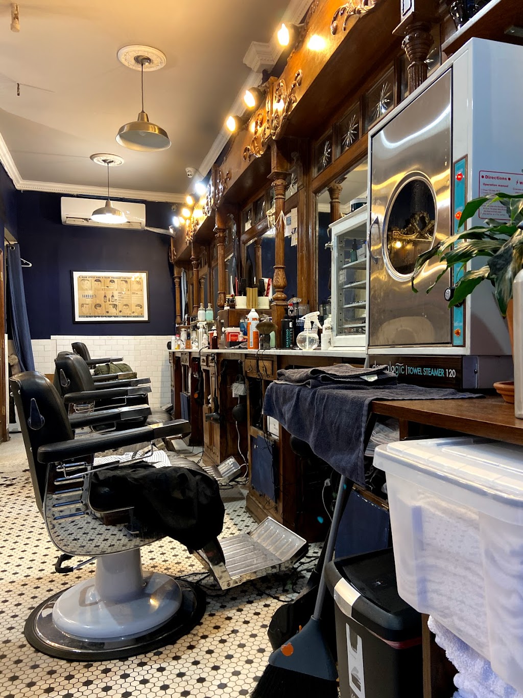 Neighborhood Cut and Shave | 37a Bedford St, New York, NY 10014, USA | Phone: (212) 929-5555