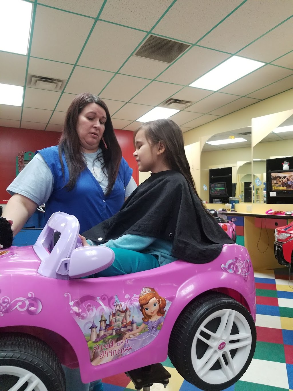 Cookie Cutters Haircuts for Kids Avon | 55 S Raceway Rd #700, Indianapolis, IN 46231, USA | Phone: (317) 271-3855