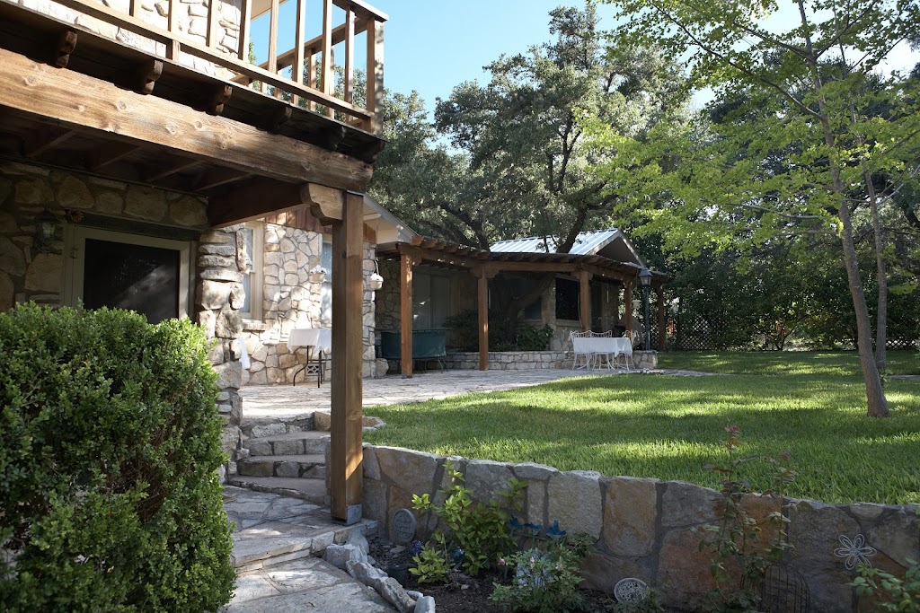 Acorn Bed and Breakfast | 107 TX-46, Boerne, TX 78006 | Phone: (830) 249-0470