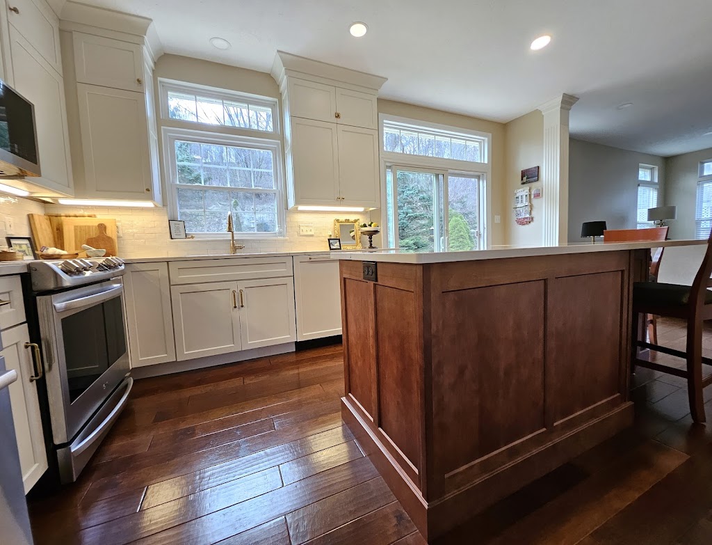 McLusky Showcase Kitchens & Baths | 4025 Wilmington Rd, New Wilmington, PA 16142, USA | Phone: (724) 657-2225