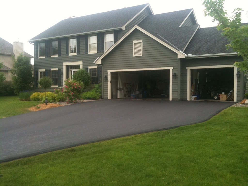 Jerrys Blacktop, Inc., Asphalt driveway, and Parking lot | 6531 E Fish Lake Rd, Maple Grove, MN 55369, USA | Phone: (763) 424-3131