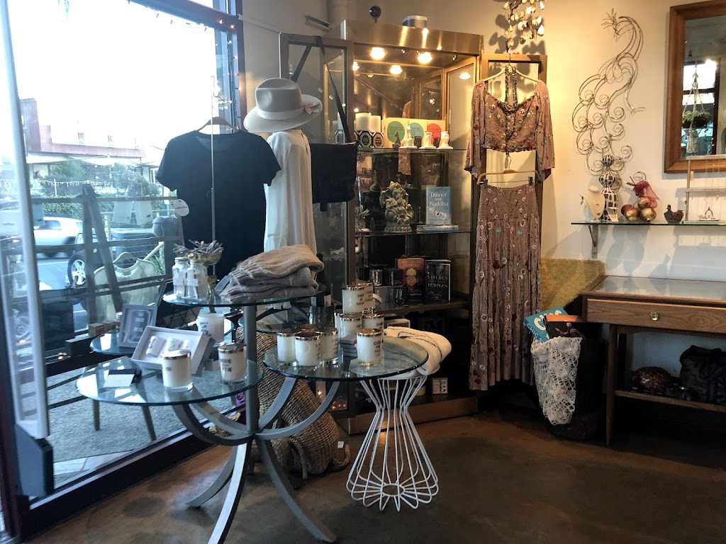 Moonshadow | 90 N Coast Hwy 101 #213, Encinitas, CA 92024, USA | Phone: (760) 487-1418