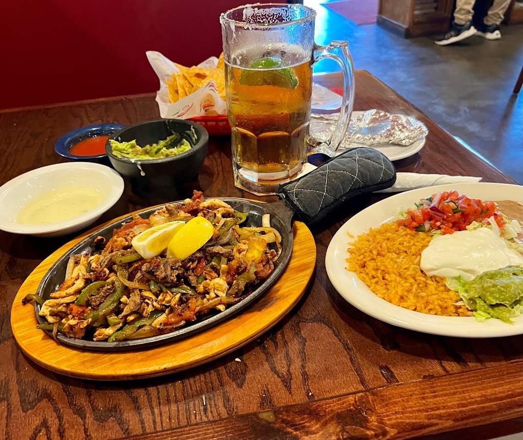 El Jarocho Mexican Grill | 710 S, OK-2, Warner, OK 74469, USA | Phone: (918) 463-5123