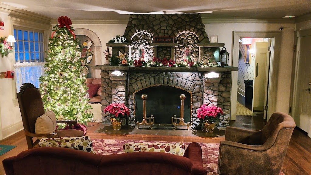 Julias Bed & Breakfast | 6219 W Liberty St, Hubbard, OH 44425, USA | Phone: (330) 534-1342