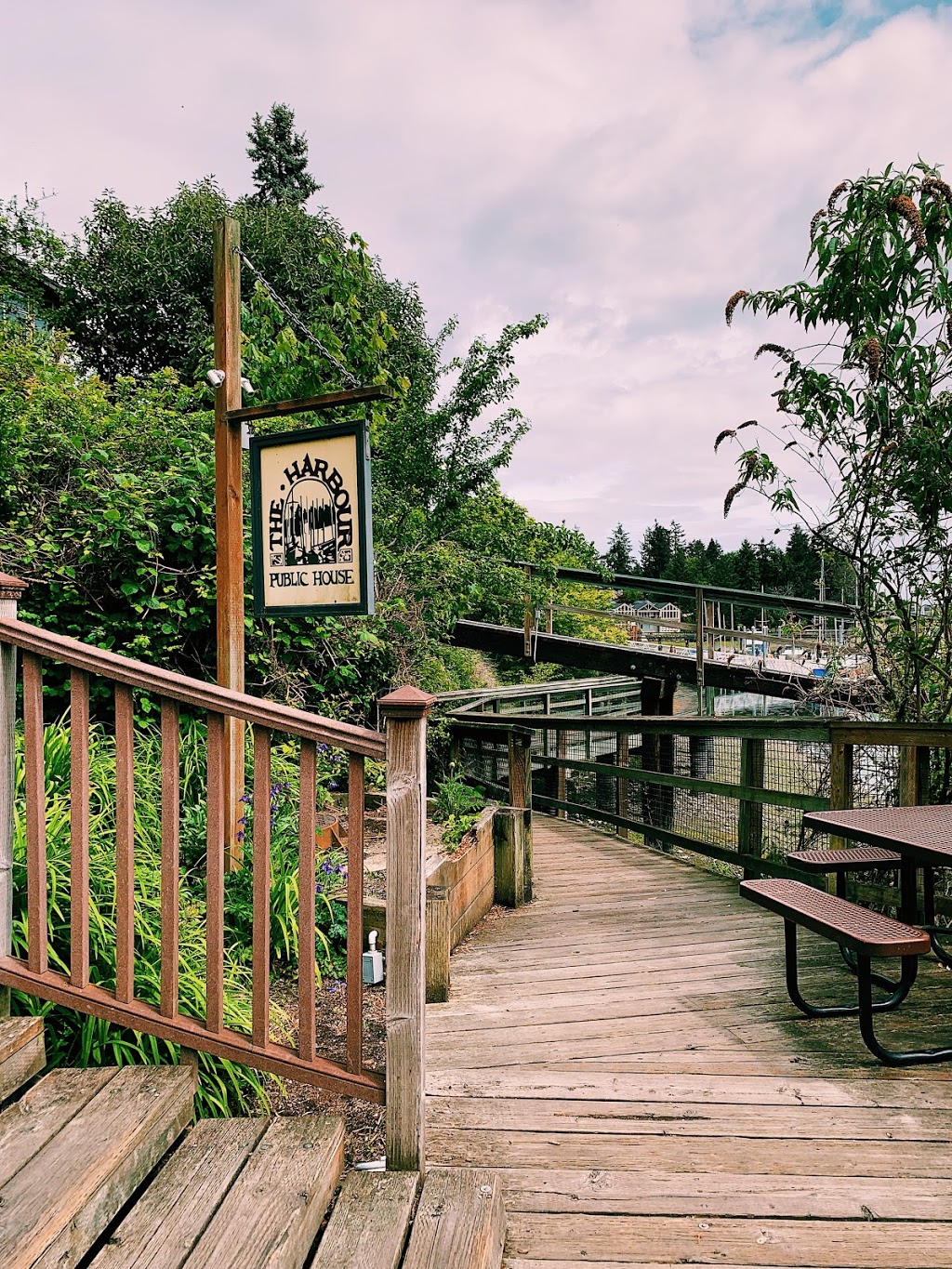 Harbour Public House | 231 Parfitt Way SW, Bainbridge Island, WA 98110, USA | Phone: (206) 842-0969