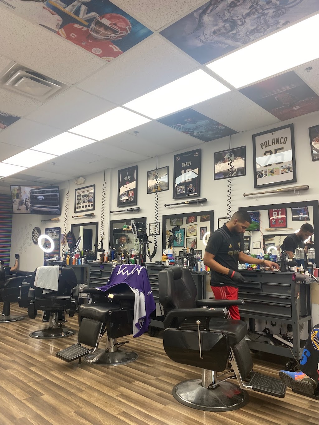 MVP CUTS BARBERSHOP | 82 Indian Trace, Weston, FL 33326, USA | Phone: (954) 384-0058