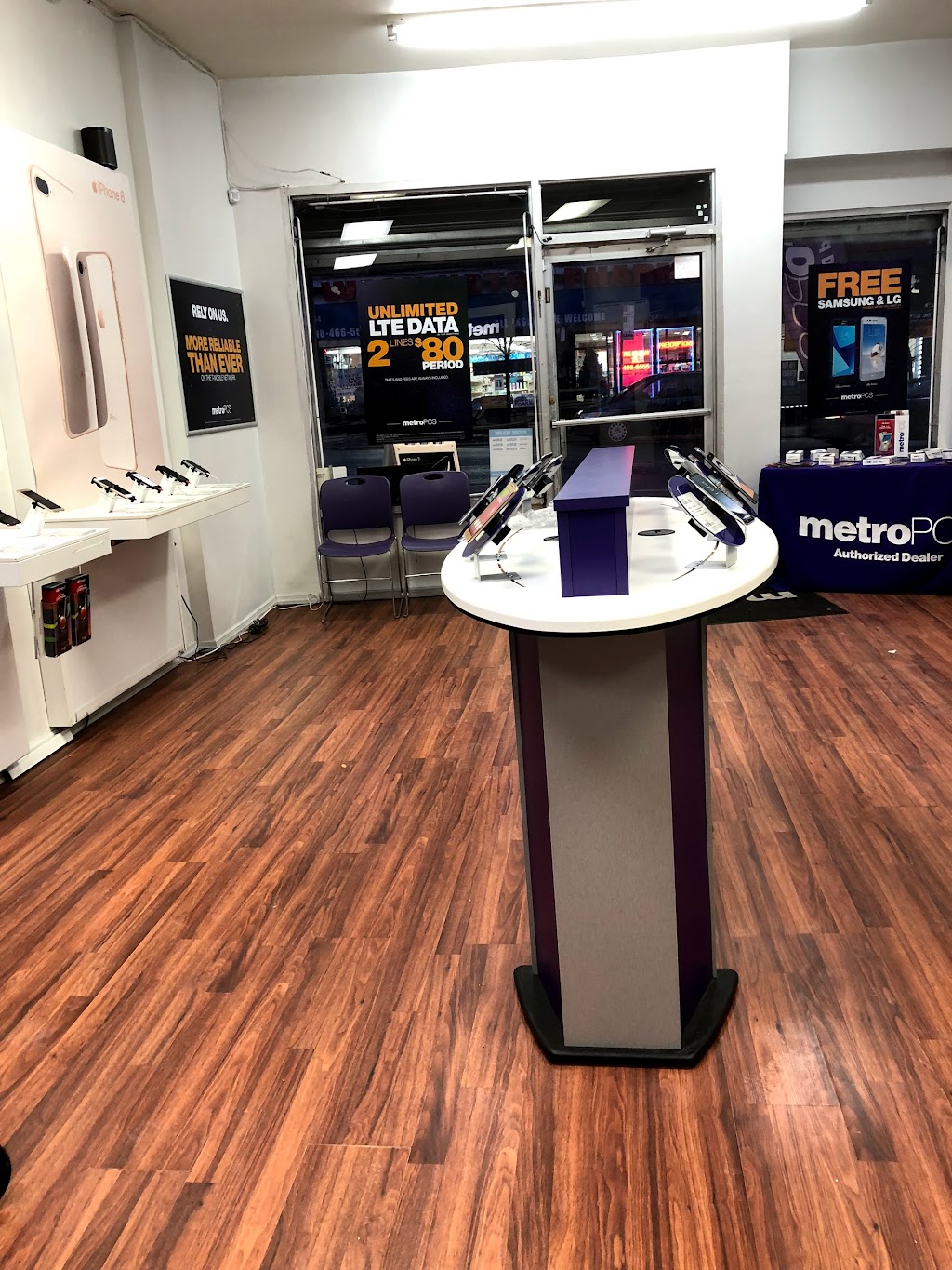 Metro by T-Mobile | 487 E Tremont Ave, Bronx, NY 10457 | Phone: (347) 577-0630