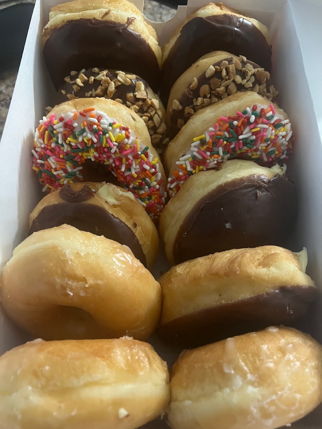 Snowflake donuts | 6001 Wesley St, Greenville, TX 75402, USA | Phone: (903) 455-4777