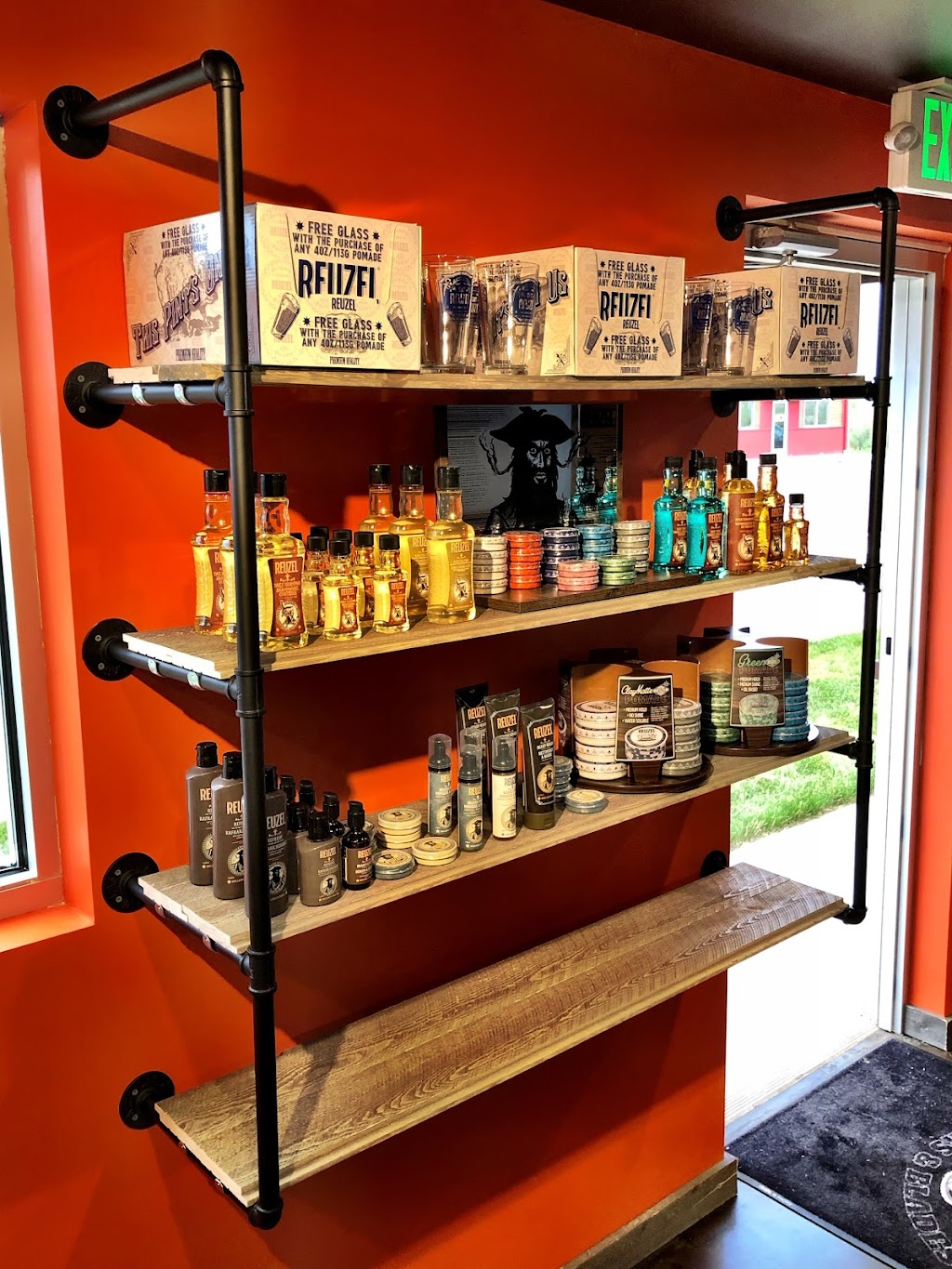 Tommys Barbers and Blades | 13782 E I-25 Frontage Rd Unit B4, Longmont, CO 80504 | Phone: (720) 745-0783