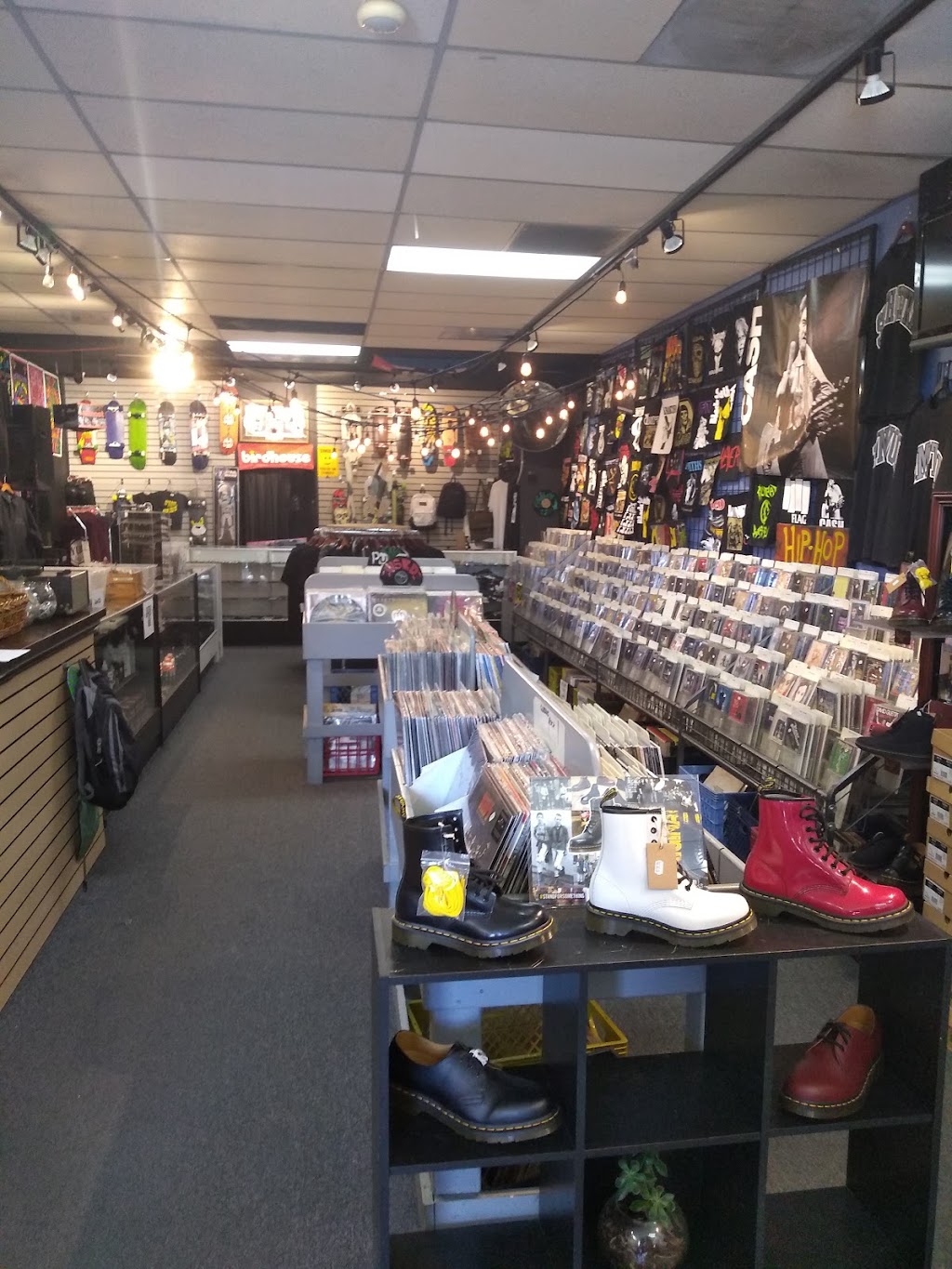 Yuris Records | 3801 Tweedy Blvd, South Gate, CA 90280 | Phone: (323) 566-1606