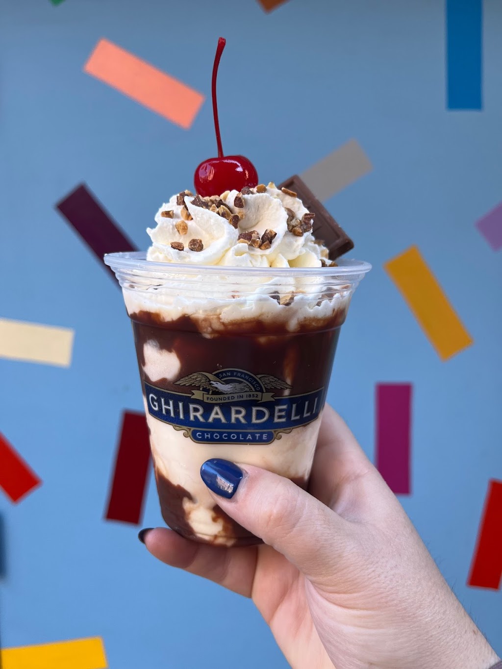 Ghirardelli Chocolate Outlet & Ice Cream Shop | 1155 Buck Creek Rd E506, Simpsonville, KY 40067, USA | Phone: (502) 722-5279