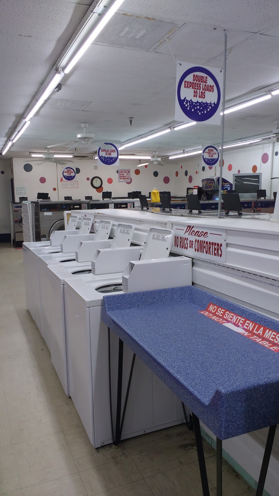 Coin Laundry | 14616 Livingston Ave, Lutz, FL 33559, USA | Phone: (813) 971-1415