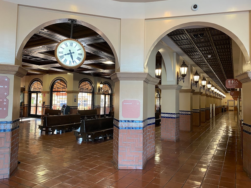 Santa Ana Metrolink Station | 601 N Santiago St, Santa Ana, CA 92701, USA | Phone: (714) 565-2690