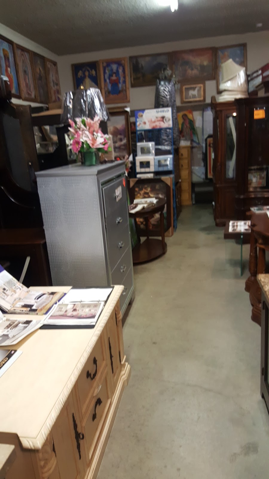 Padillas Beds and furniture | 3147 S Elm Ave, Fresno, CA 93706, USA | Phone: (559) 486-4726