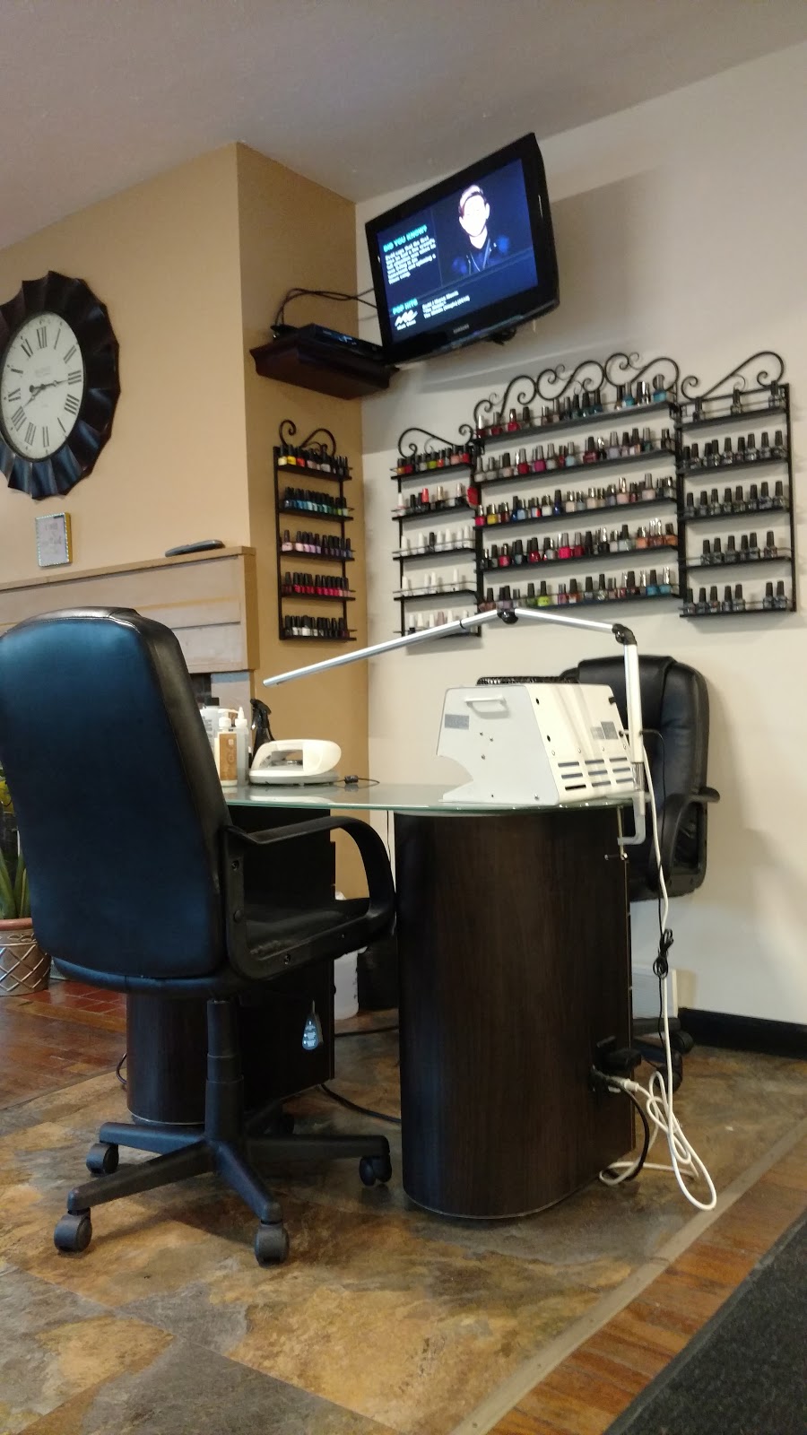 La Luna Bella Salon, Inc. | 3107 Wilmington Rd, New Castle, PA 16105, USA | Phone: (724) 652-4300