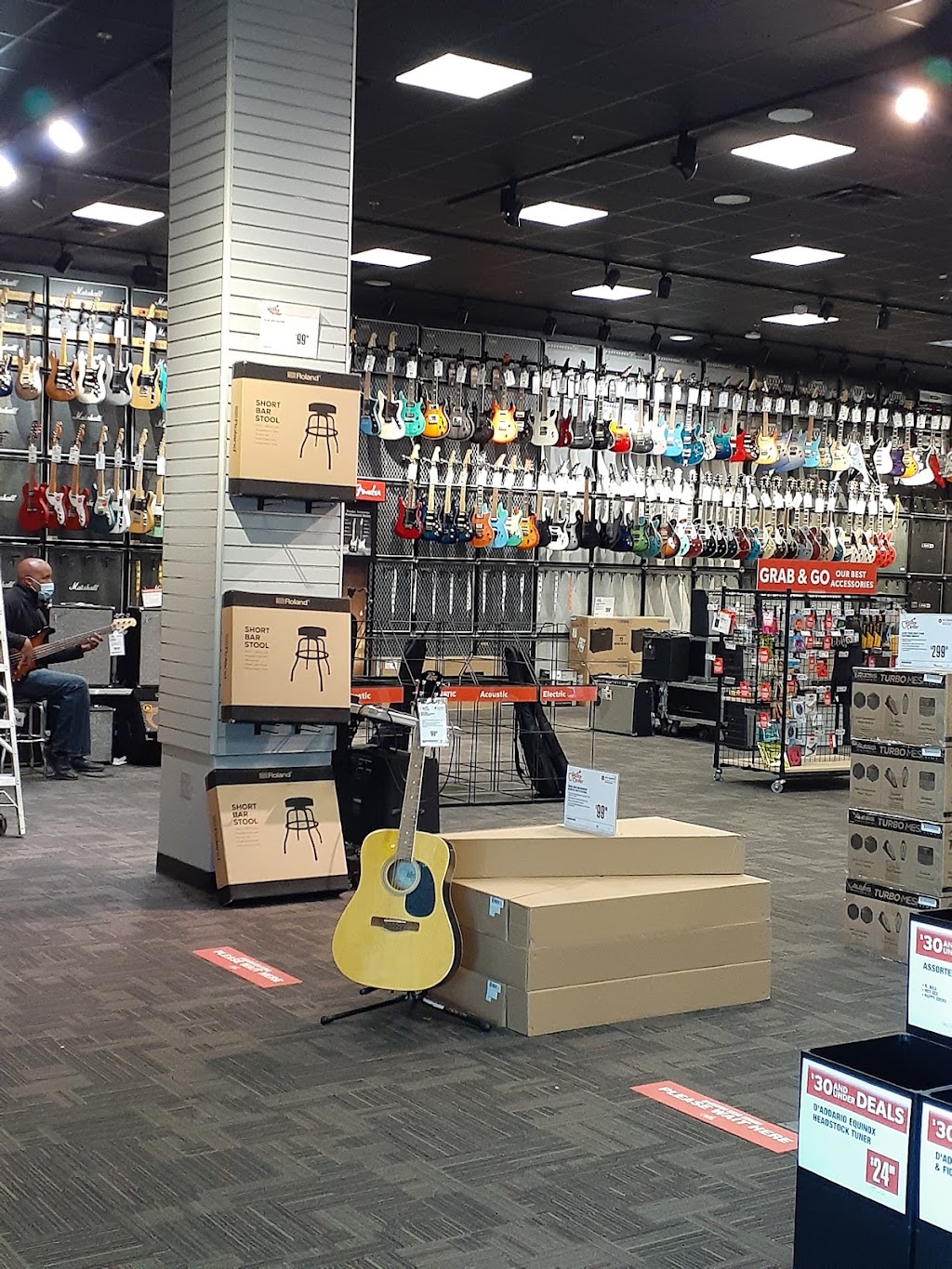 Guitar Center | 2750 W Peoria Ave, Phoenix, AZ 85029, USA | Phone: (602) 375-3800