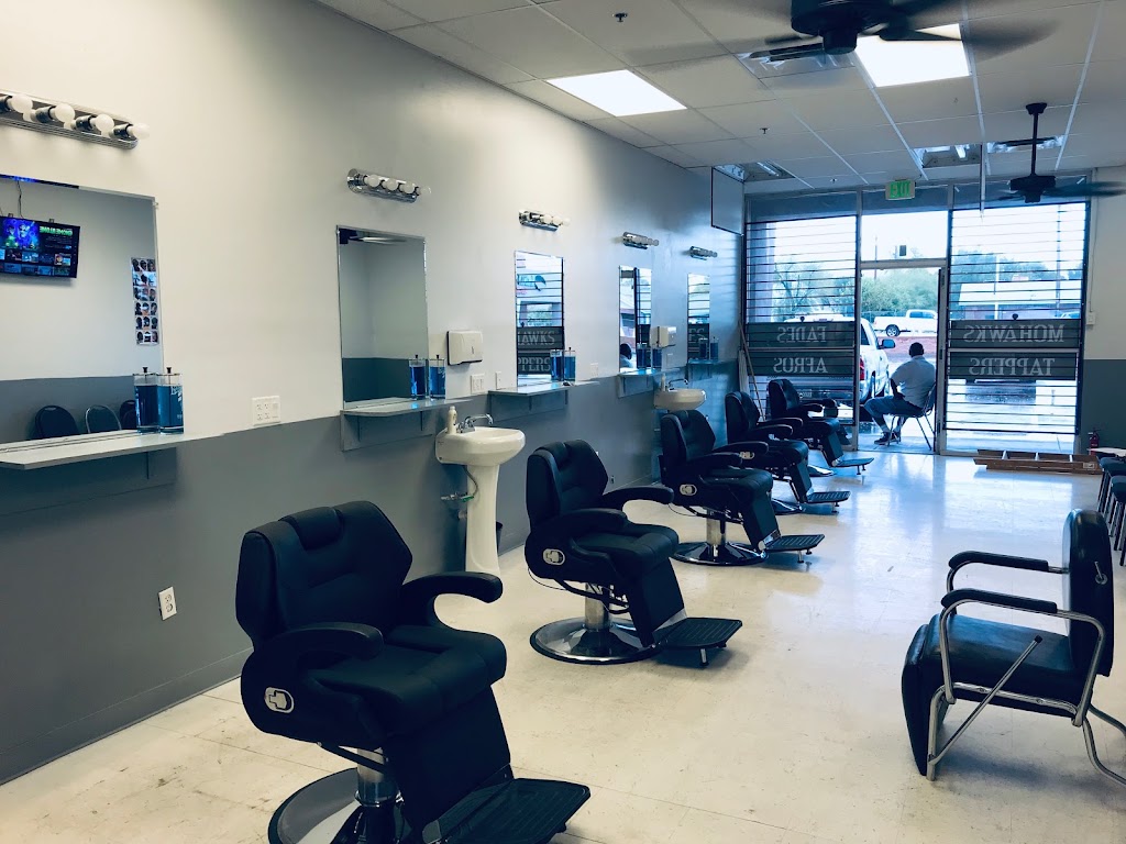 Top Dawg Barber Shop | 220 E Southern Ave, Phoenix, AZ 85040, USA | Phone: (602) 293-3980
