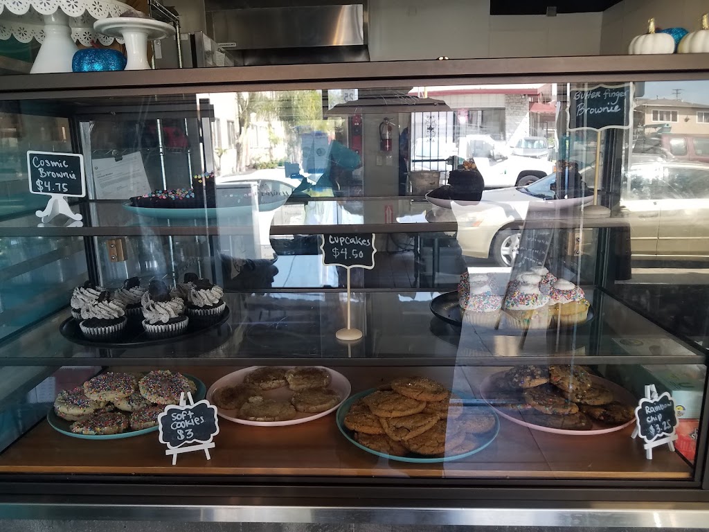 Baked Vegan Sweets | 718 Orange Ave, Long Beach, CA 90813, USA | Phone: (562) 676-4003